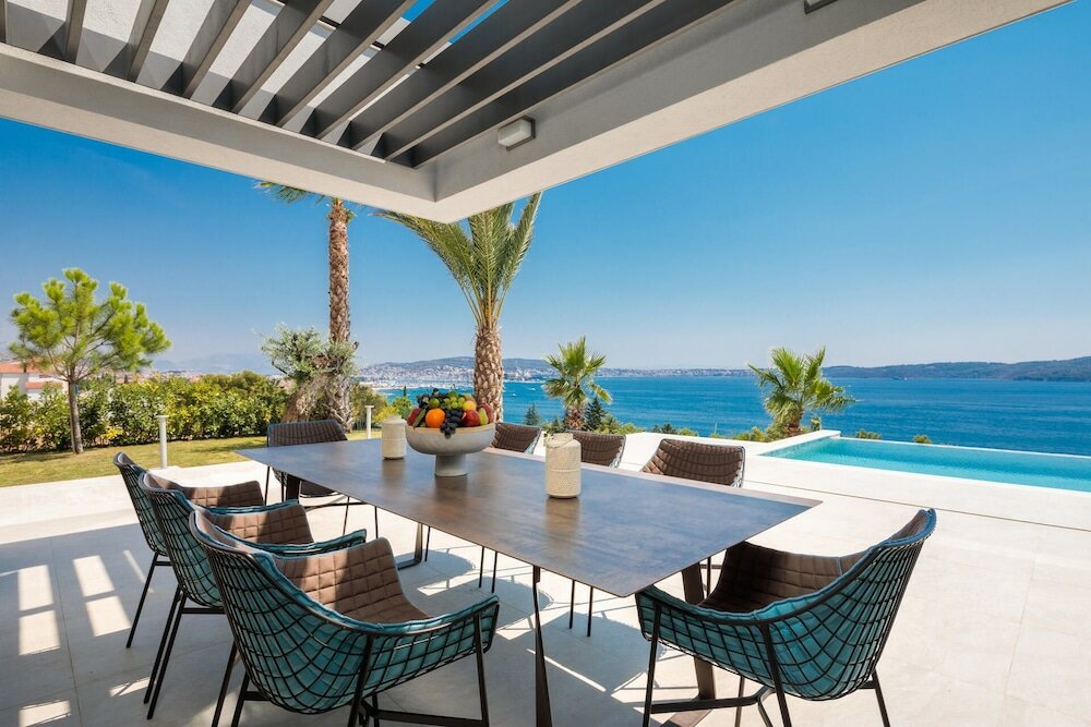 Фото Ultraluxury Villa Elyzeum