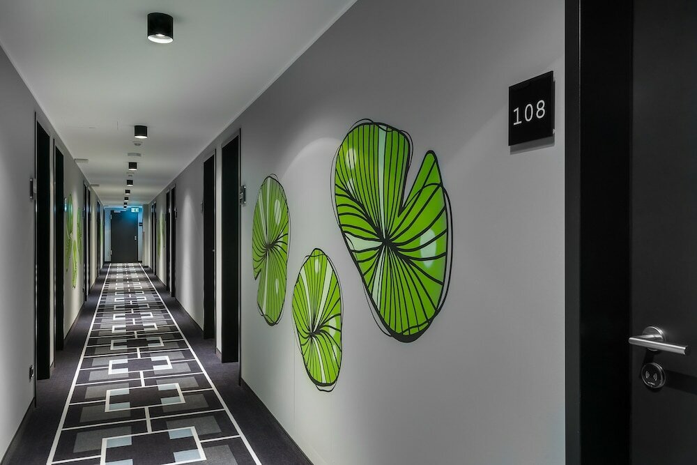 Фото The niu Square