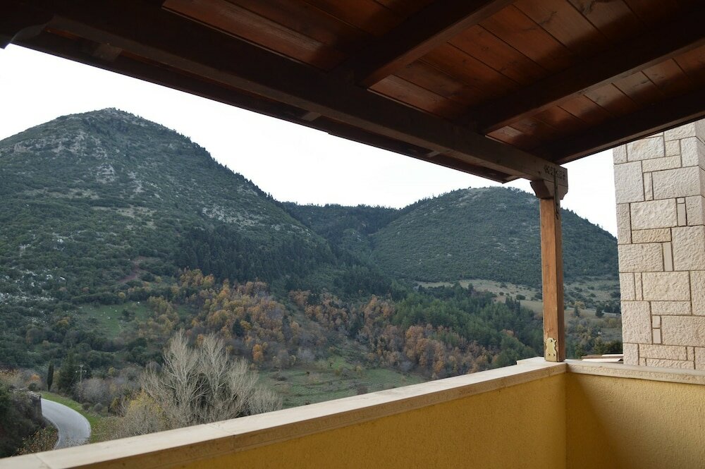 Фото Hotel Mikri Archontissa