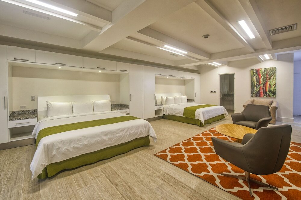 Фото Balmoral Suites