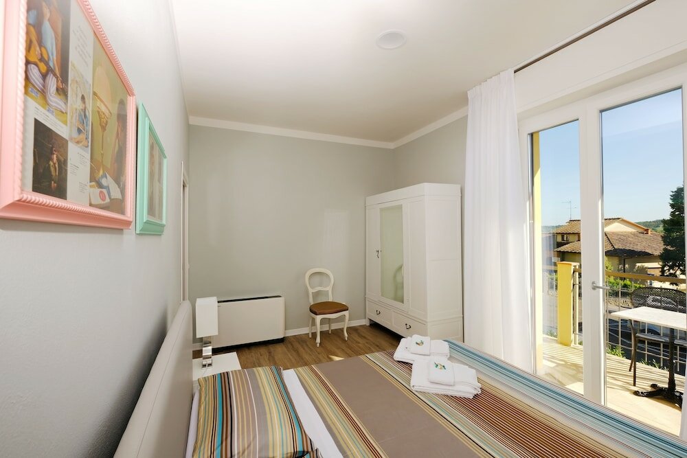 Фото B & B La Cornice - Gina Room With Bathroom and Private Terrace