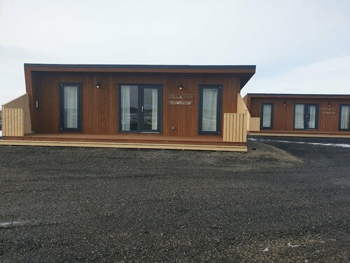 Гостиница Black Beach Small Cottage