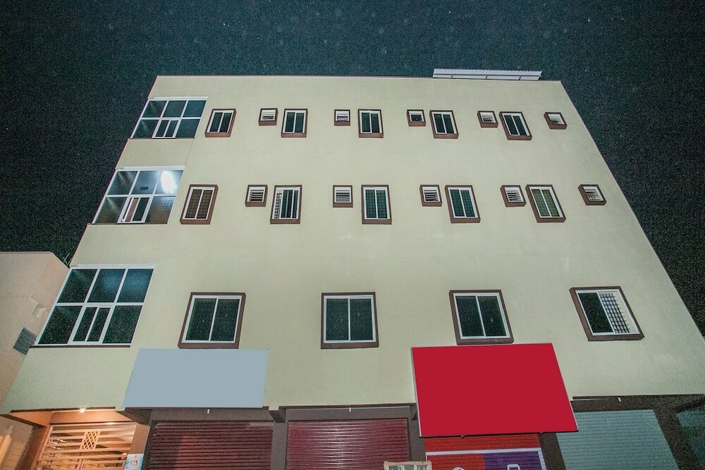 Фото Oyo 12840 Sri Guru Residency