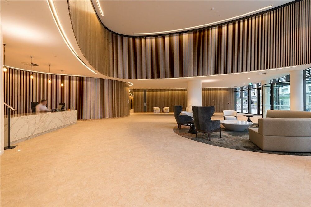 Фото Apc on Collins