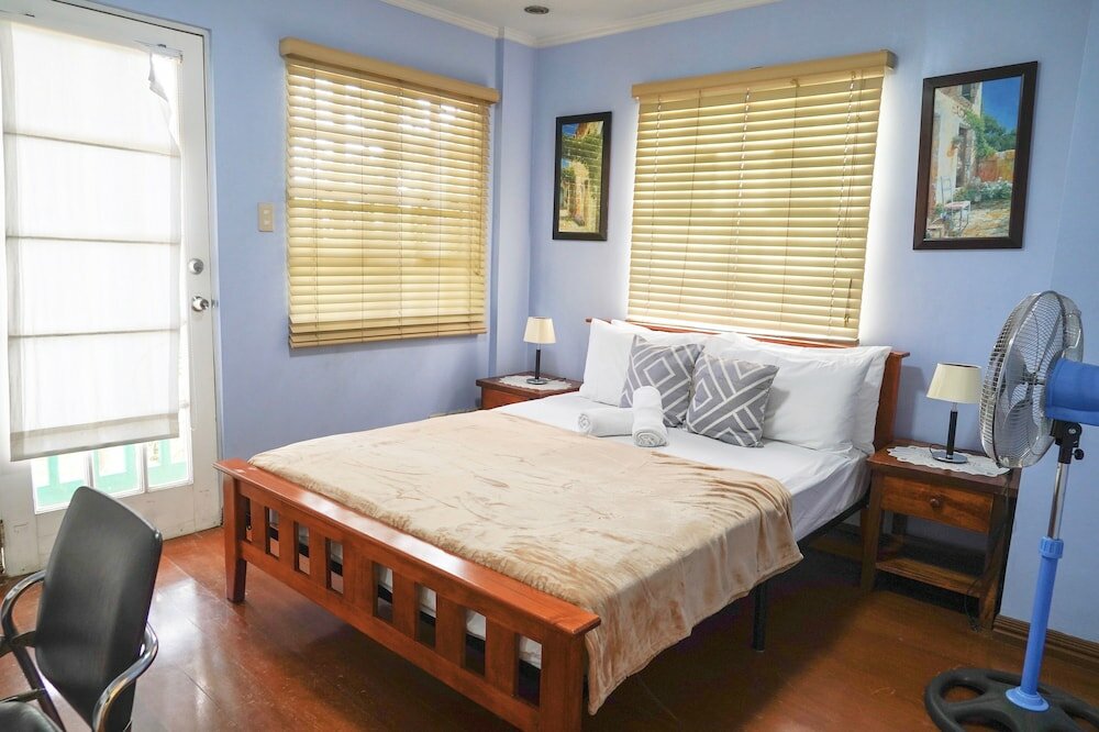 Фото Charming Tagaytay Vacation Home