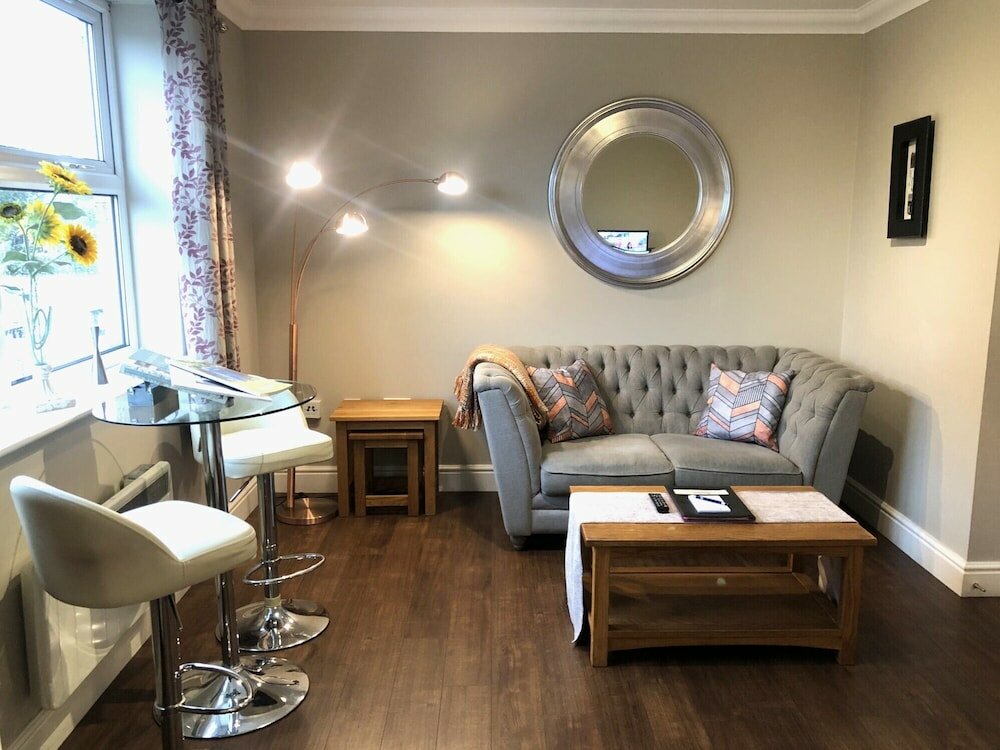 Фото Lord Raglan House