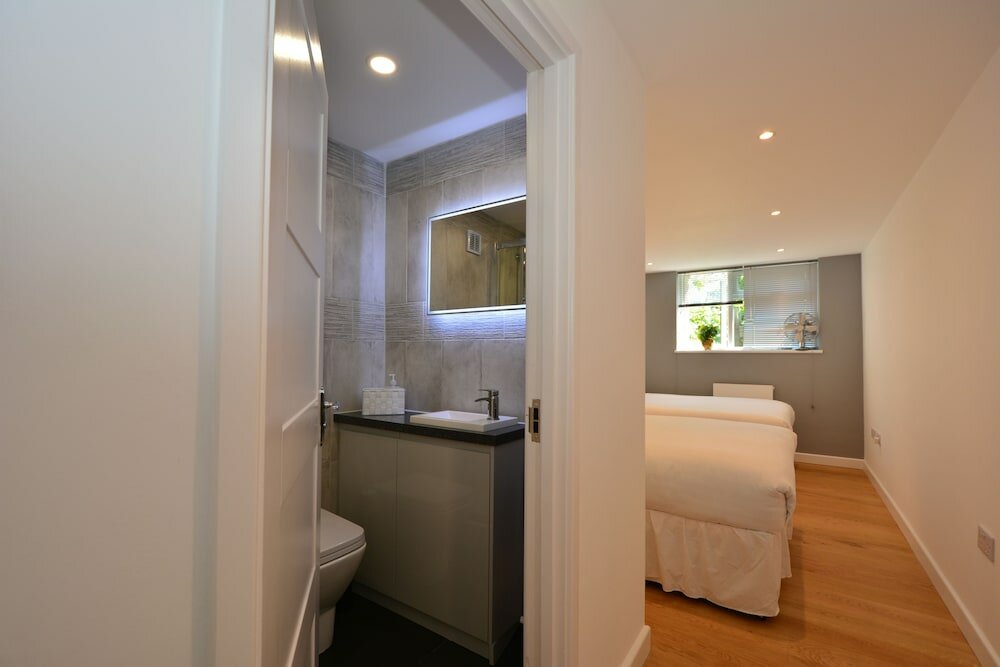 Фото London Deluxe Apartments