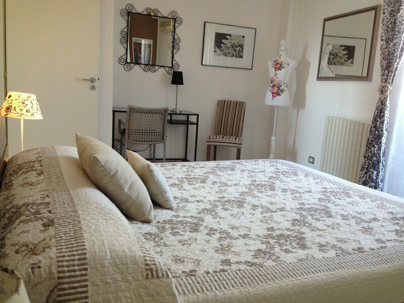 Гостиница B&b Il Piccolo Attico в Кальтаджироне