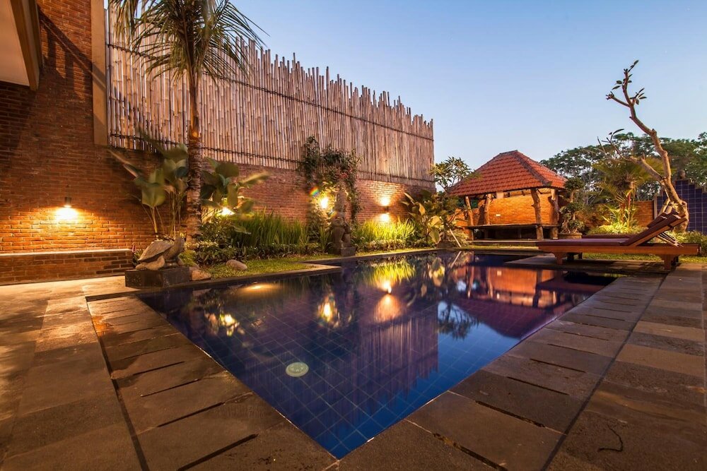 Фото Wiras Village