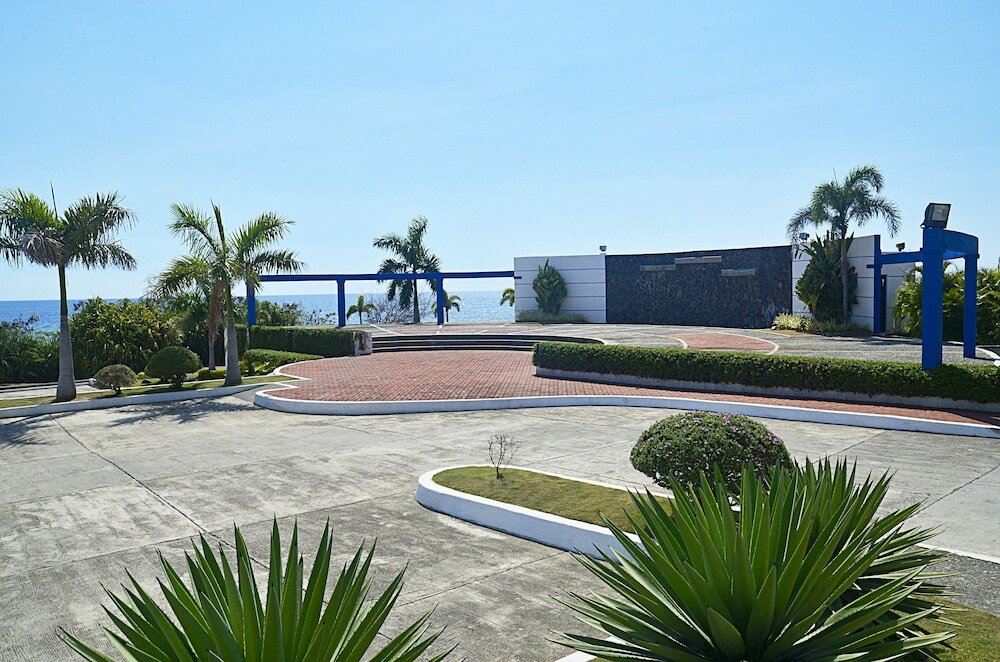 Фото Thunderbird Resorts - Poro Point