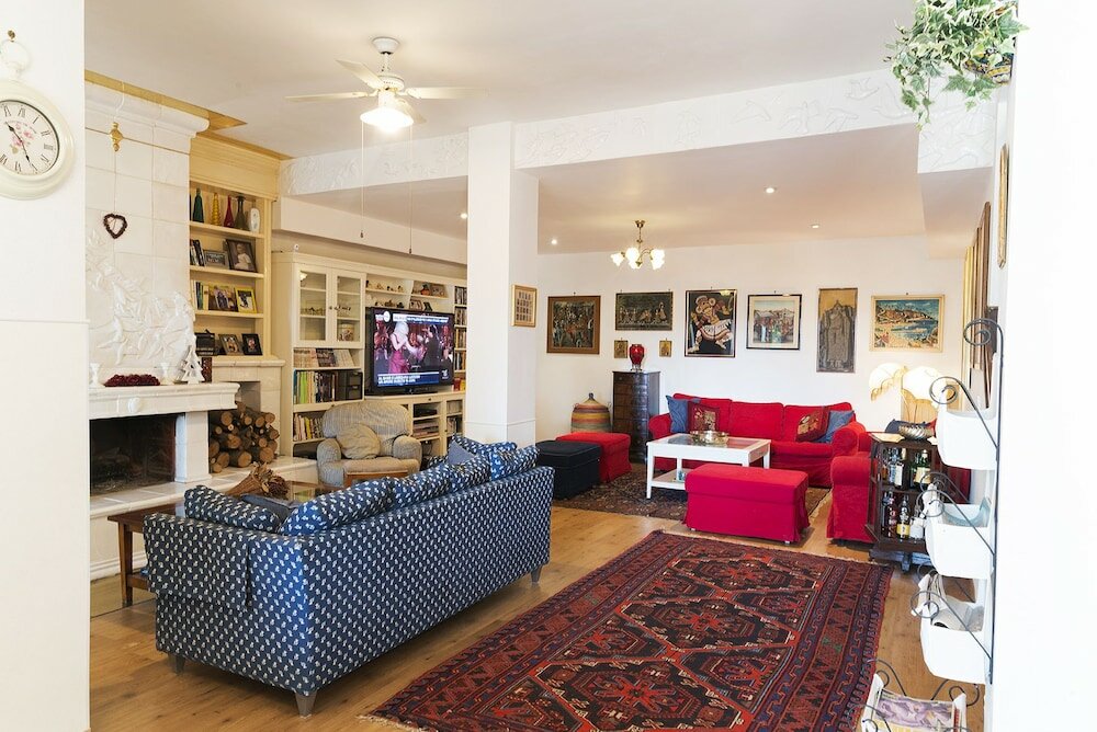 Фото Casale dell'Insugherata B&b Roma