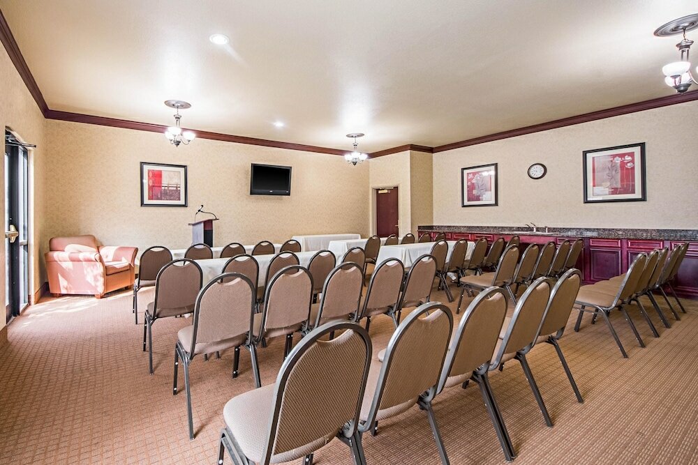 Фото SureStay Plus Hotel by Best Western San Antonio SeaWorld