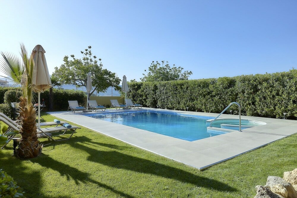 Фото Castello Villa Daphnes - Private Pool & Whirlpool