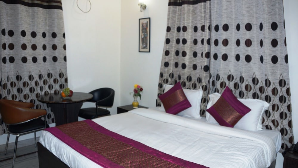 Фото Maxfort Service Apartment