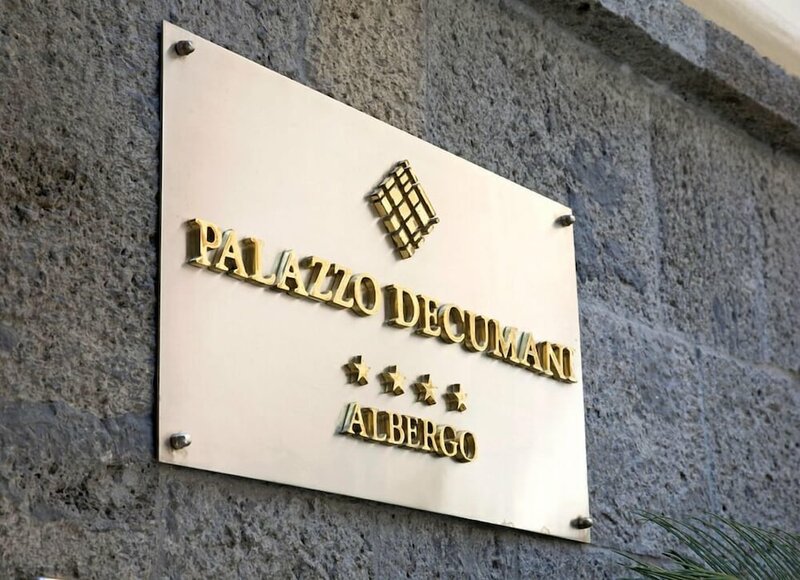 Гостиница Albergo Palazzo Decumani в Неаполе