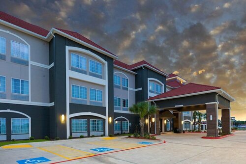 Гостиница La Quinta Inn & Suites by Wyndham Port Lavaca