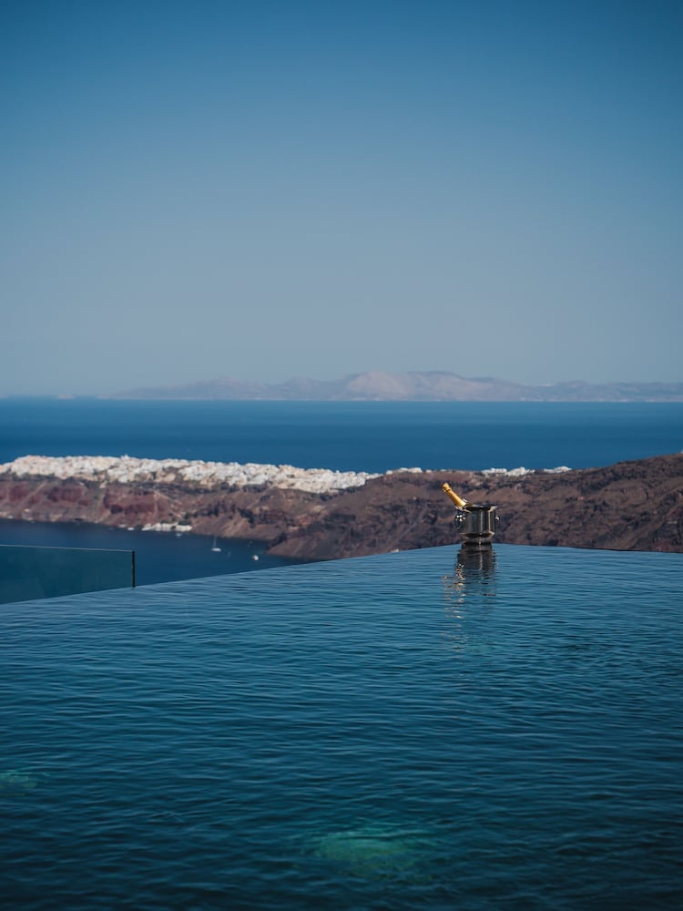 Фото Galaxy Suites & Villas