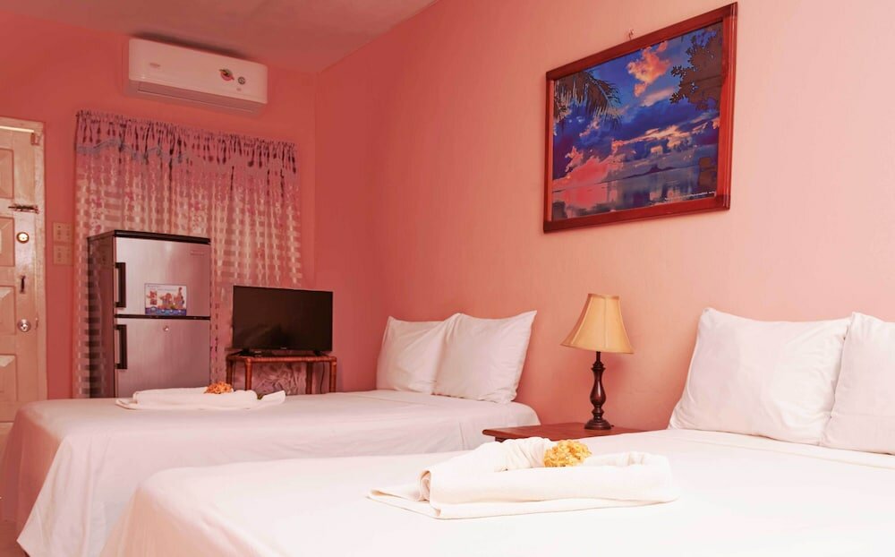 Фото The Yellow Bird