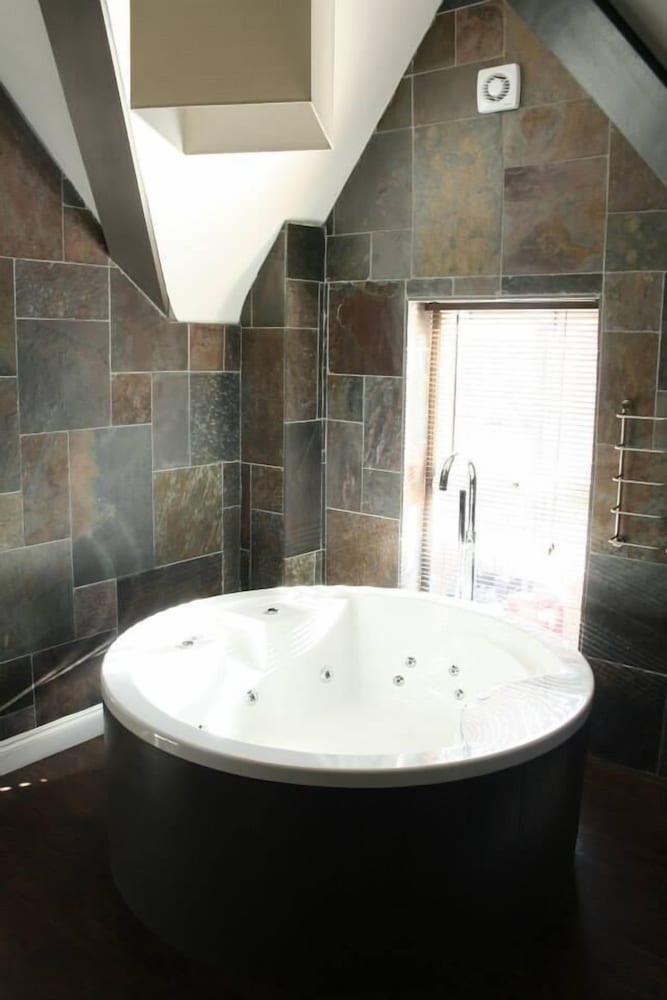 Фото Leaside Hotel