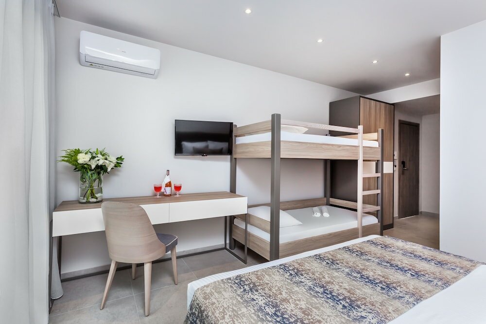 Фото Kriopigi Beach Hotel