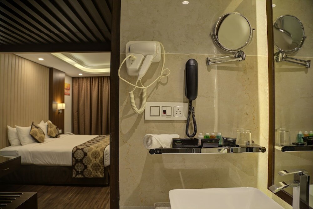 Фото Goldfinch Hotel Mangalore