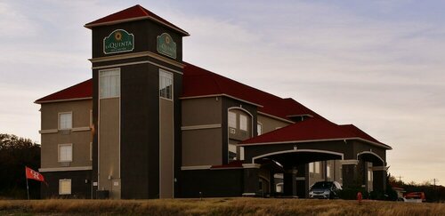 Гостиница La Quinta Inn & Suites by Wyndham Glen Rose