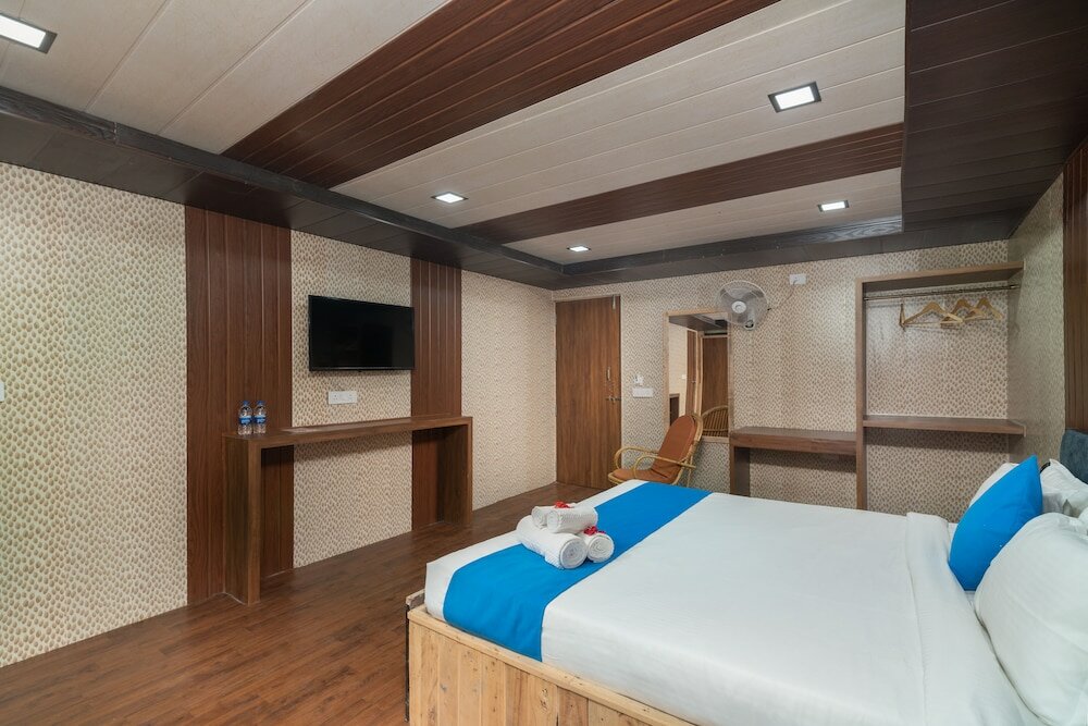 Фото Amadi Beach Front Resort