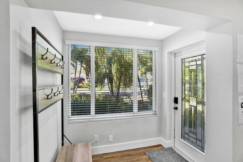 Фото Private Heated Pool 3br with Water View