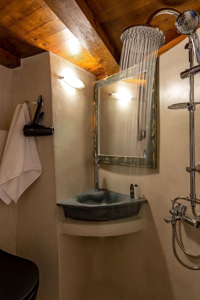 Фото Exi Castle Suites