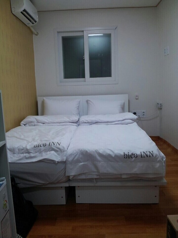 Фото Hotel Familia Inn