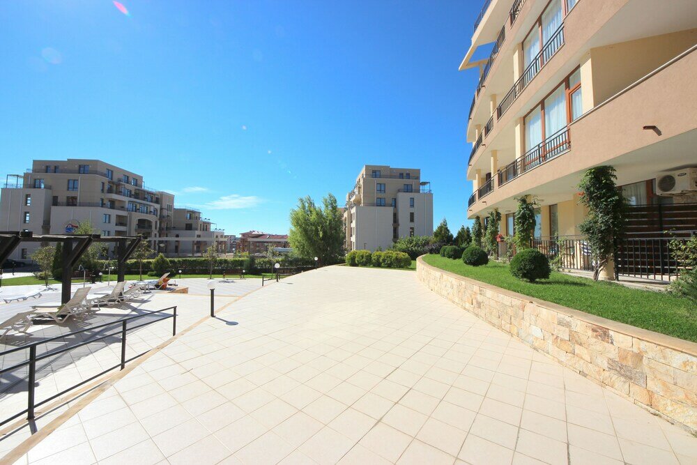 Фото Menada Luxor Apartments