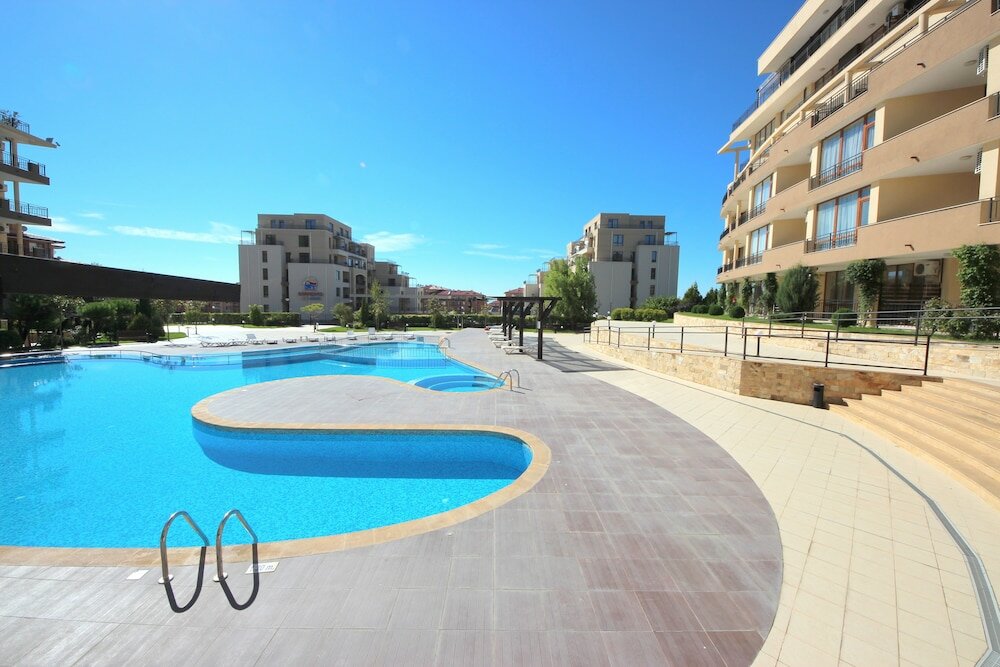 Фото Menada Luxor Apartments