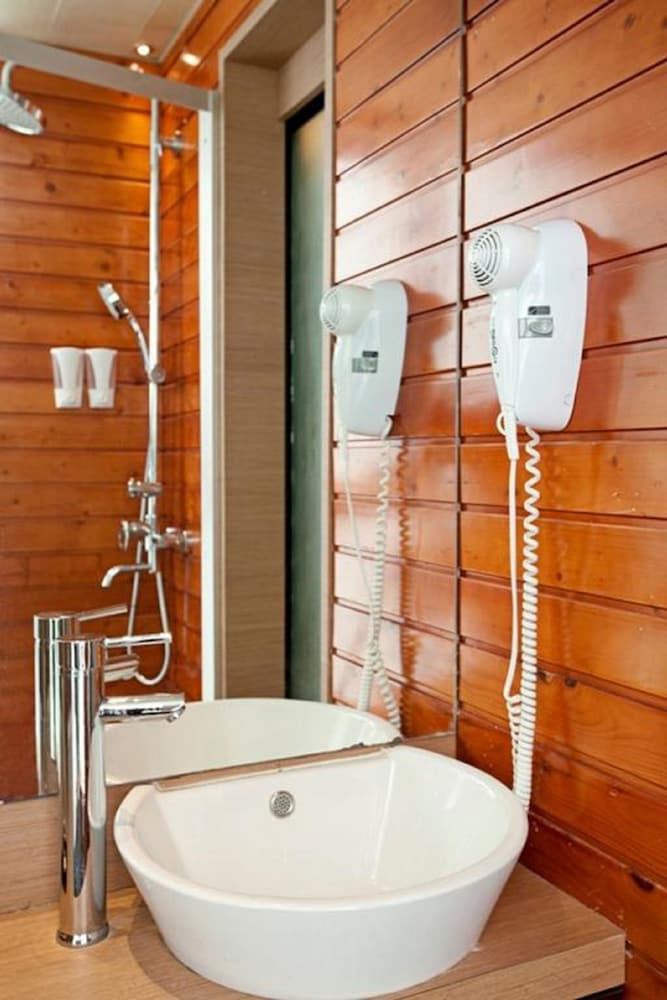 Фото Bluejay Residences