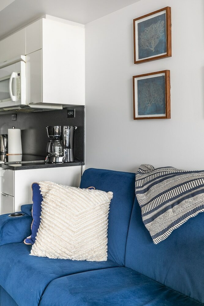 Фото Marvelous Elegant Downtown Apartments