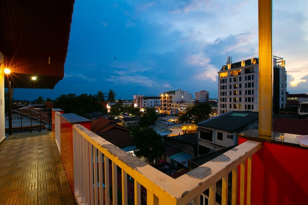 Фото Champion Hotel & Pub