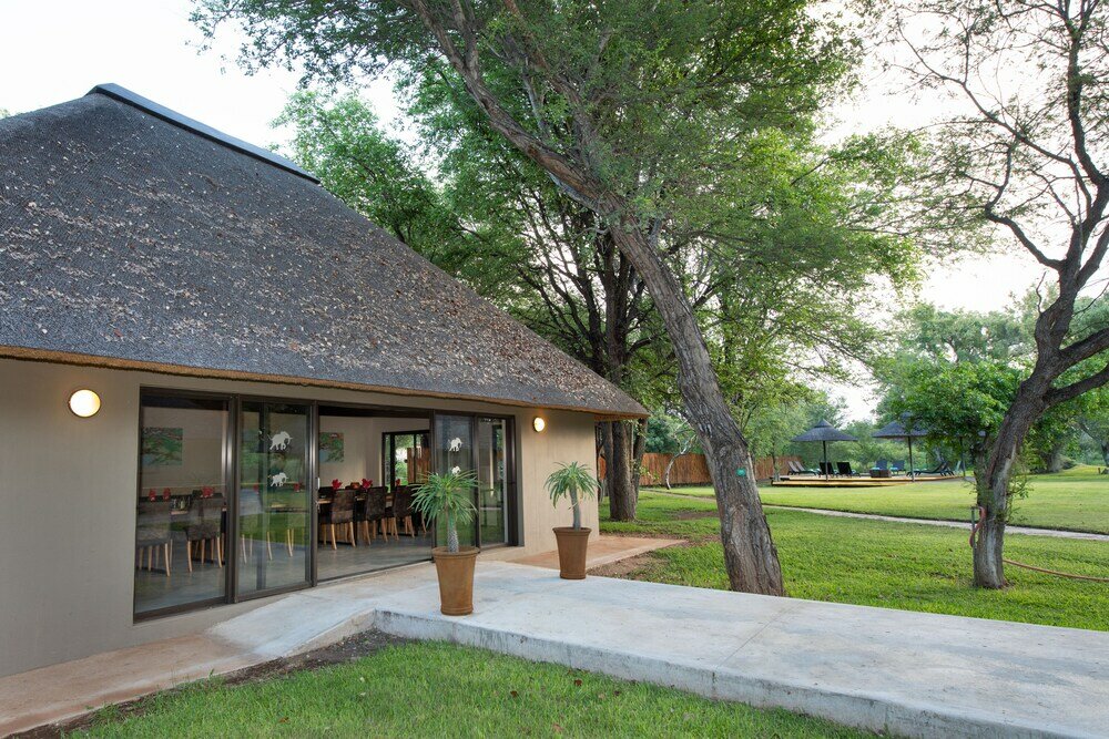 Фото Senalala Safari Lodge