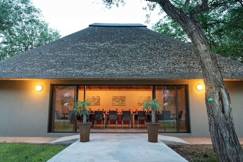 Фото Senalala Safari Lodge