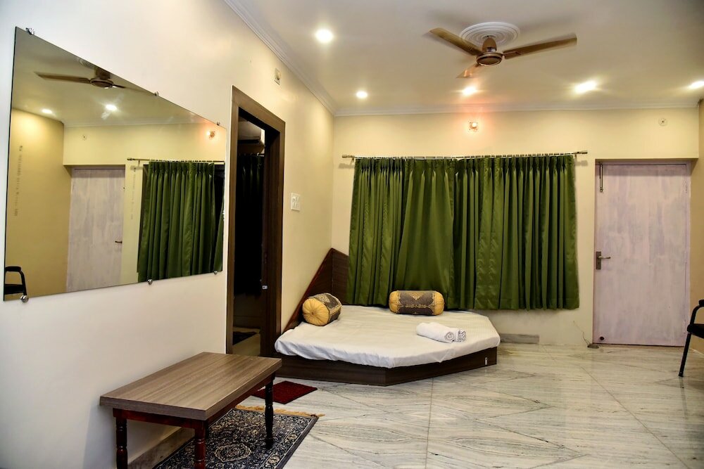 Фото Bluebells Varanasi