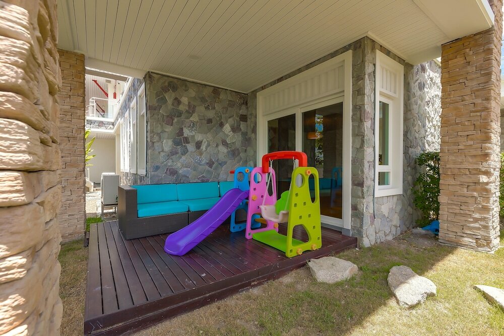 Фото Luxury Mansion 6 Br on Golf Course Jb