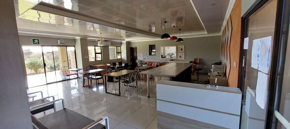 Фото Paje Bush Hotel