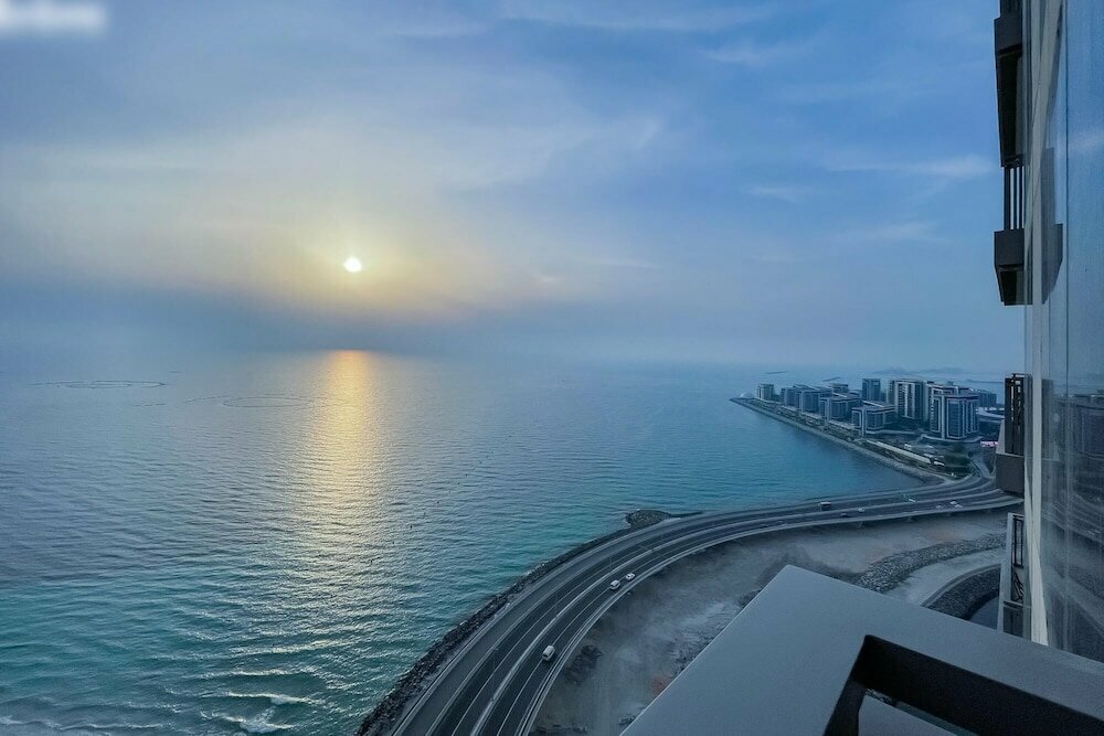 Short-term housing rental Lux 2 Br Apt With Bluewaters View, Dubai, photo