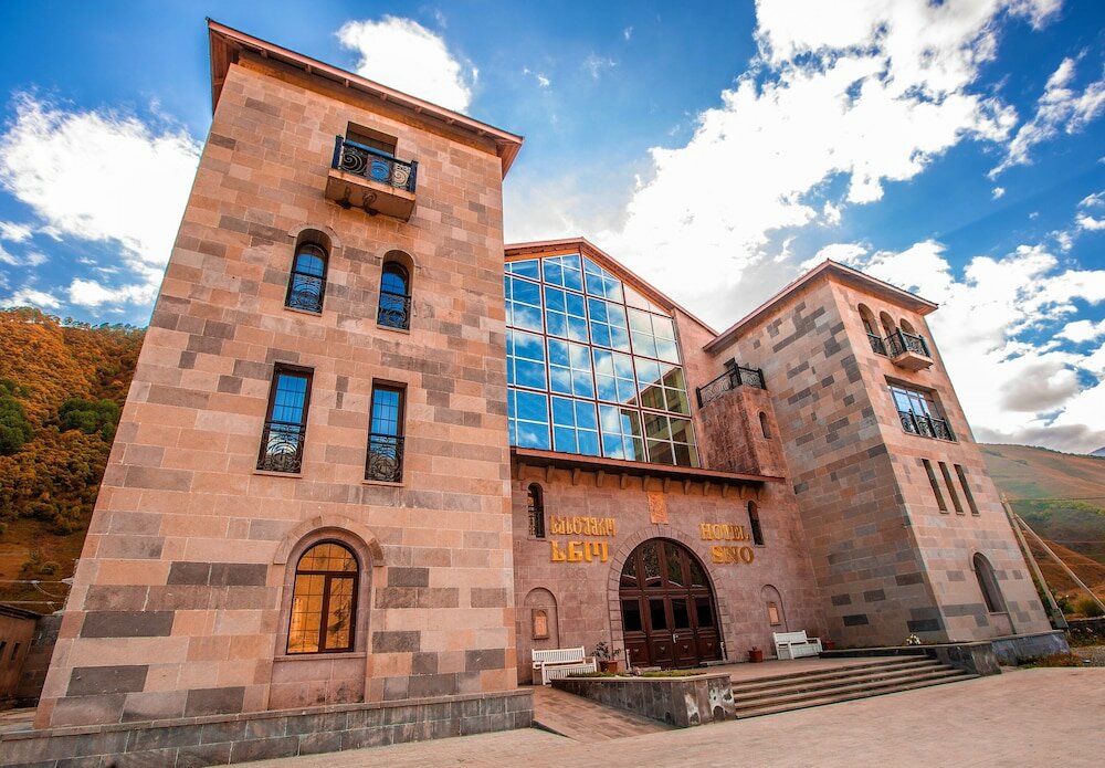 Фото отеля 2