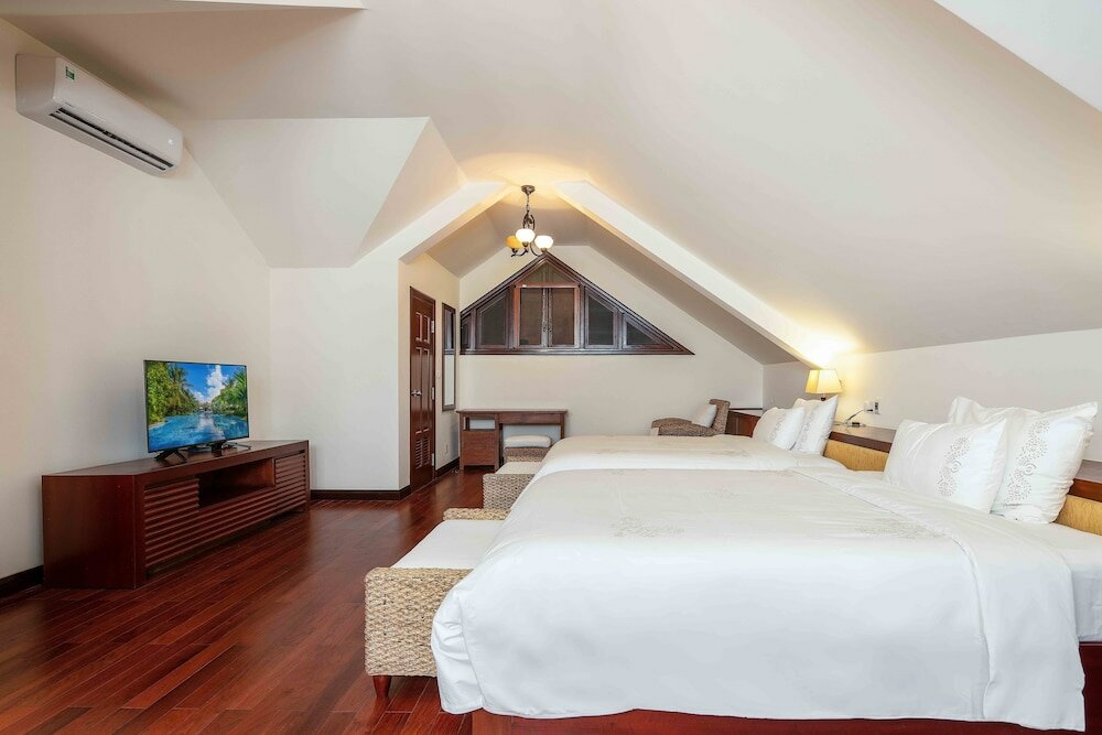 Фото Luxury Danang Beach Pool Villa