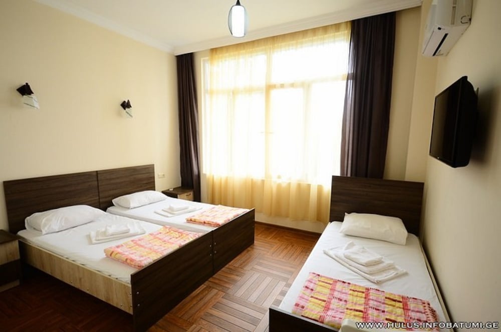 Фото Hotel Nine Brothers