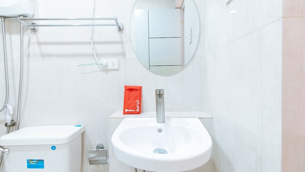 Фото RedDoorz near SM Bicutan