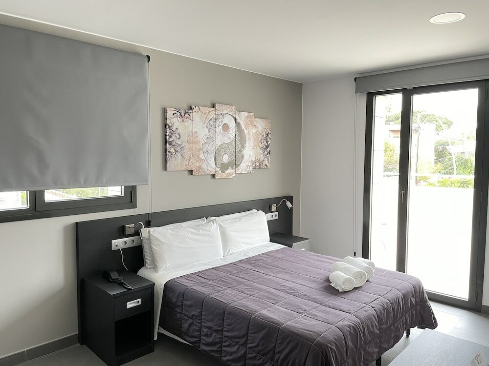 Фото Hotel 6 Bis