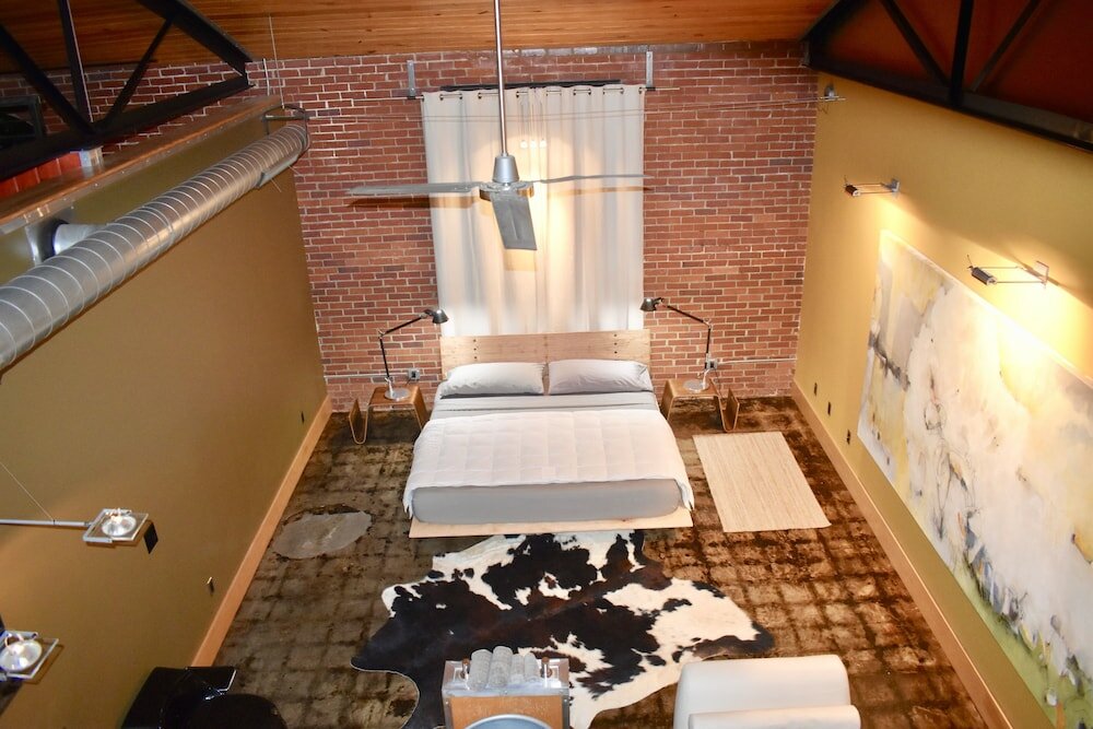 Фото The Hangar Lofts Hotel