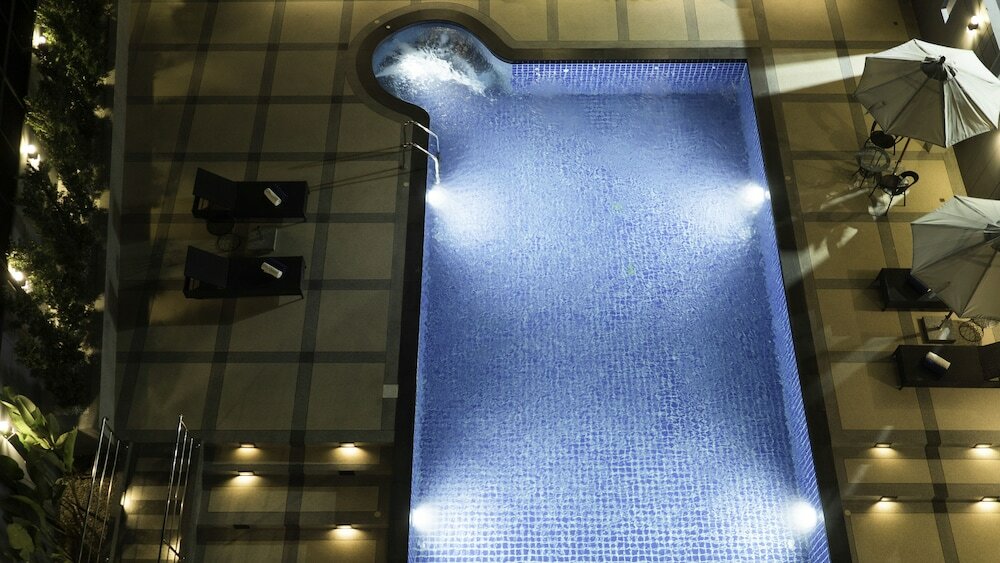 Фото B2 Amata Nakorn Premier Hotel