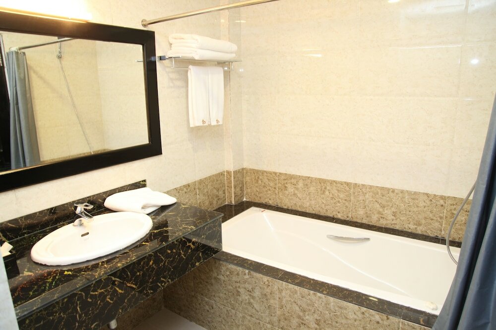 Фото Mingalar Thiri Hotel