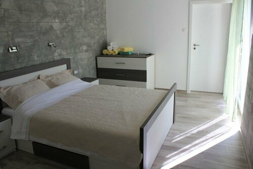 Гостиница Holiday House Lovric
